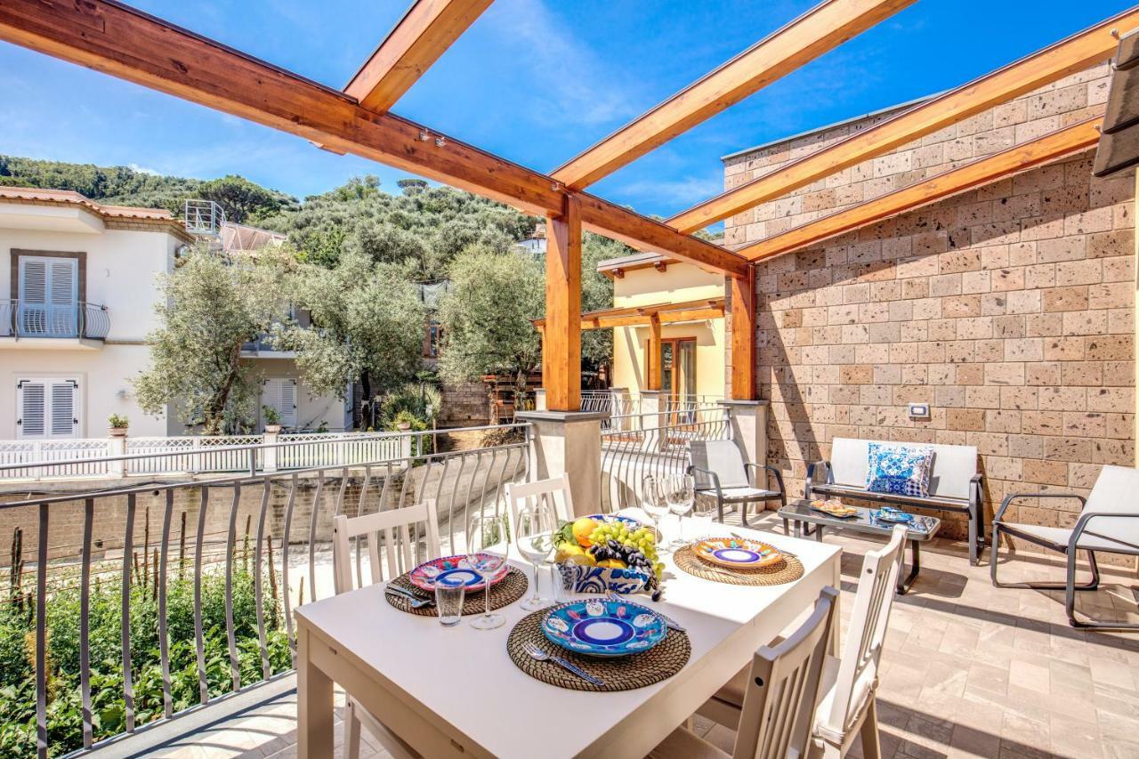 Апартаменты Chez Carme' Сорренто Экстерьер фото
