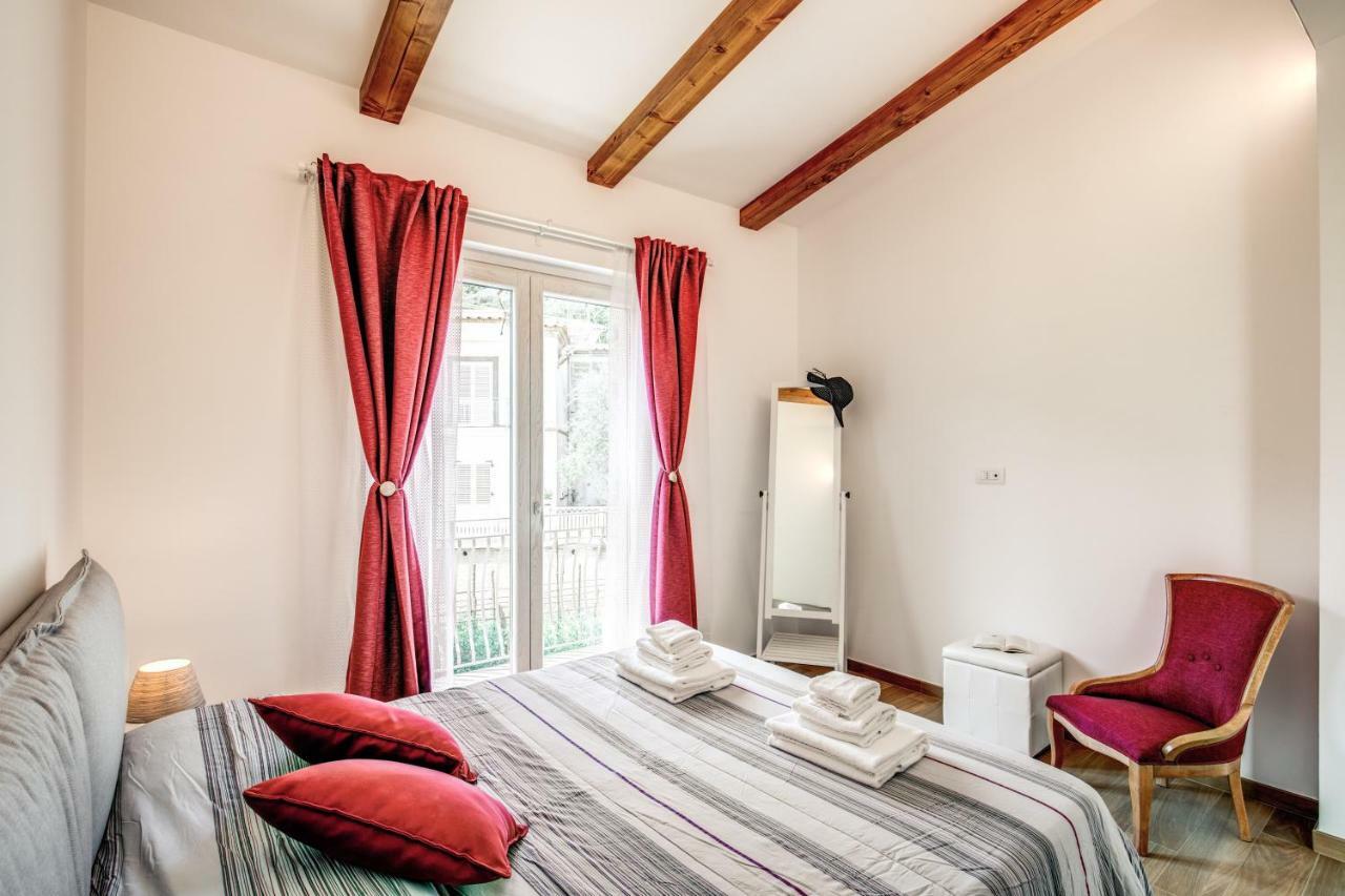 Апартаменты Chez Carme' Сорренто Экстерьер фото