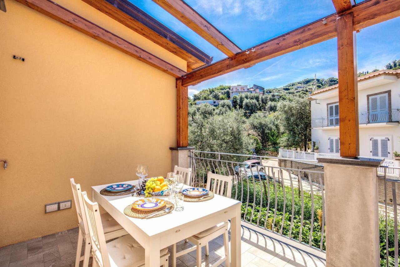 Апартаменты Chez Carme' Сорренто Экстерьер фото